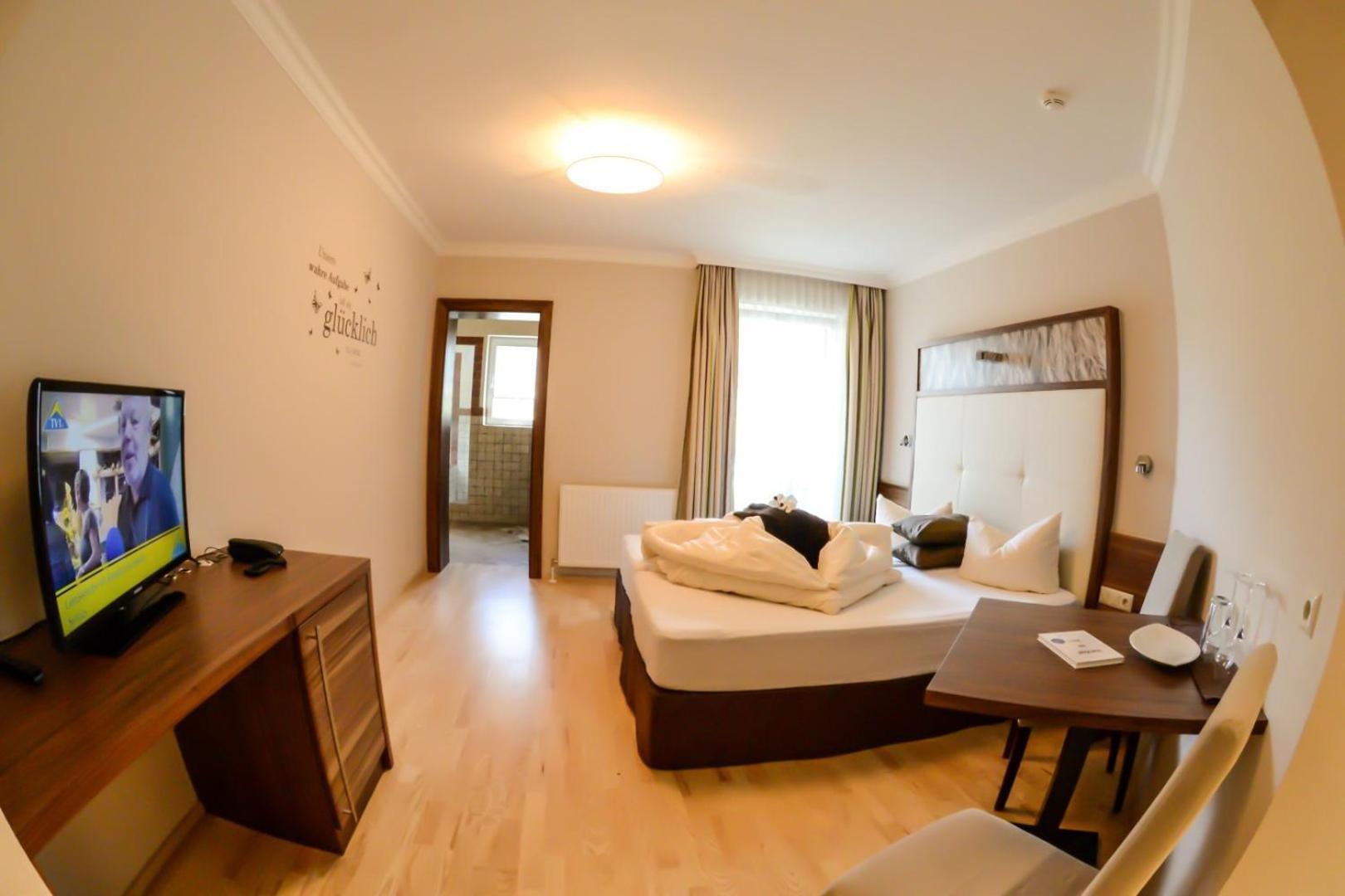 Hotel Jennys Schloessl سيرفاوس الغرفة الصورة