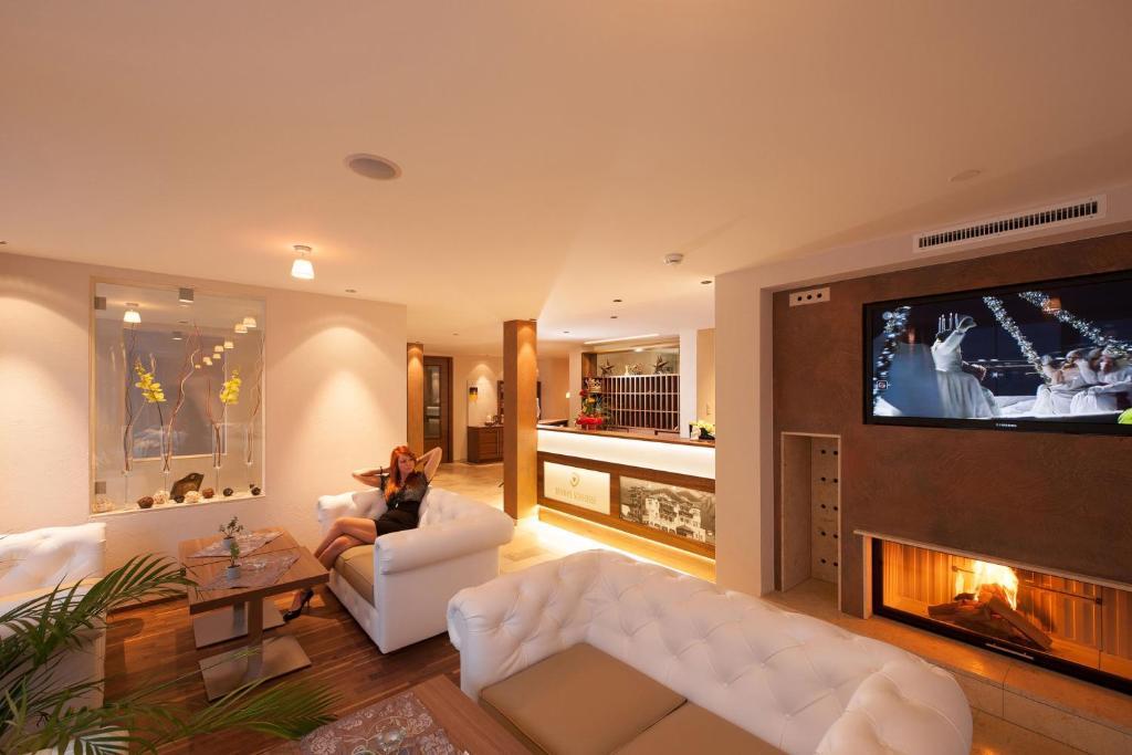 Hotel Jennys Schloessl سيرفاوس المظهر الخارجي الصورة